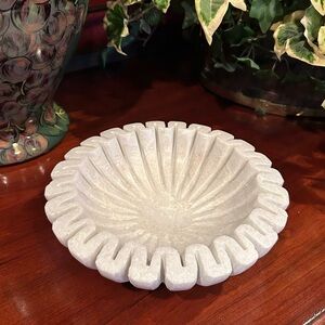 Elegant Gray Marble Decorative Ruffle Bowl